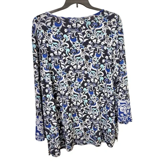 Susan Graver Blue and White Floral Blouse size 3X liquid knit material top - Picture 3 of 7